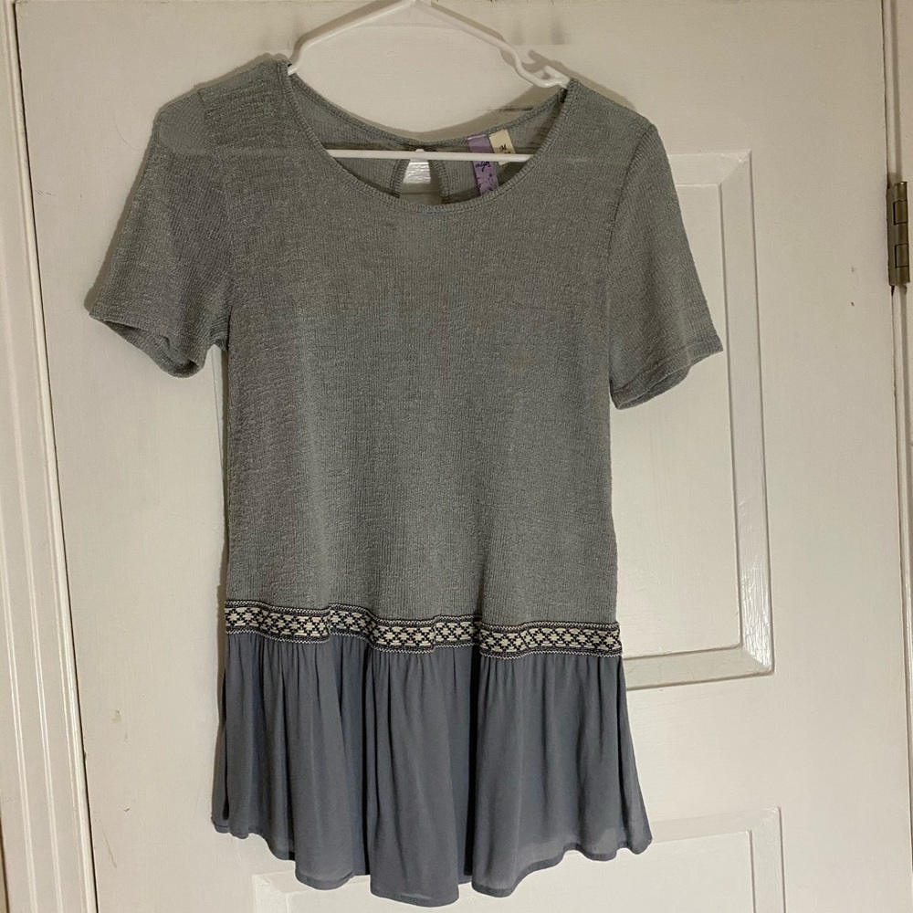 Blue/Grey flowy babydoll top